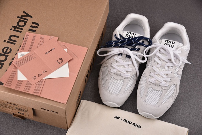 New Balance x MIU MIU NB530 NB000047