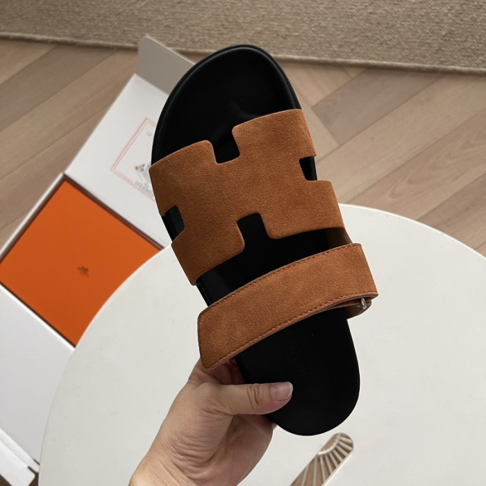 herme* sandal23