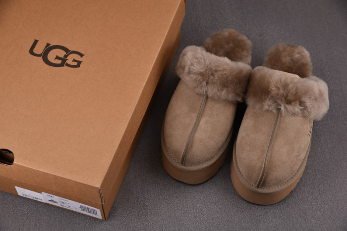 UGG SANDALS 1