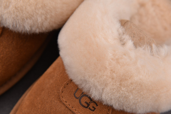 UGG SANDALS 6