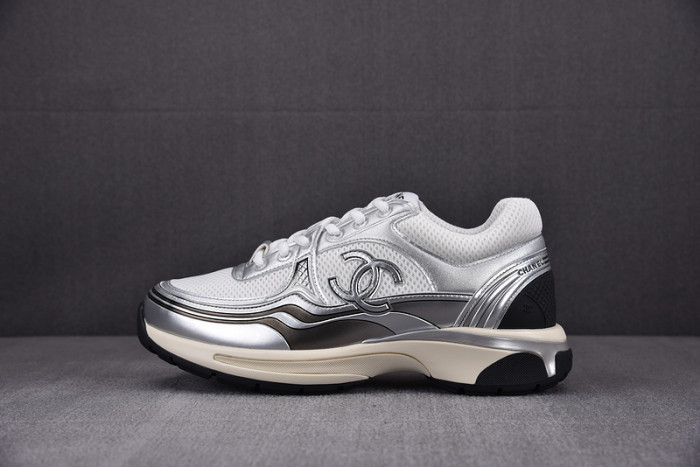 chane* snekaers c000024