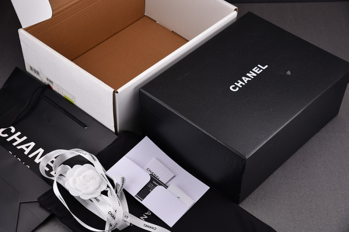 chane* snekaers c000027