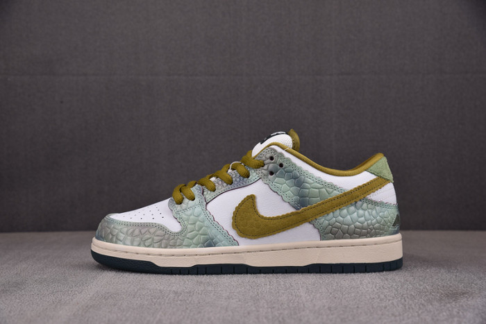 Nike SB Dunk Low Alexis Sablone Chameleon HJ3386-300