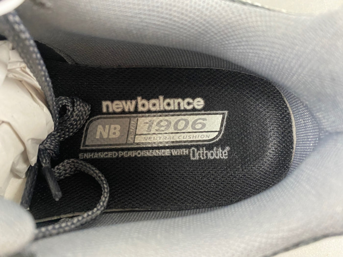 NEW BALANCE 1906R NB000040