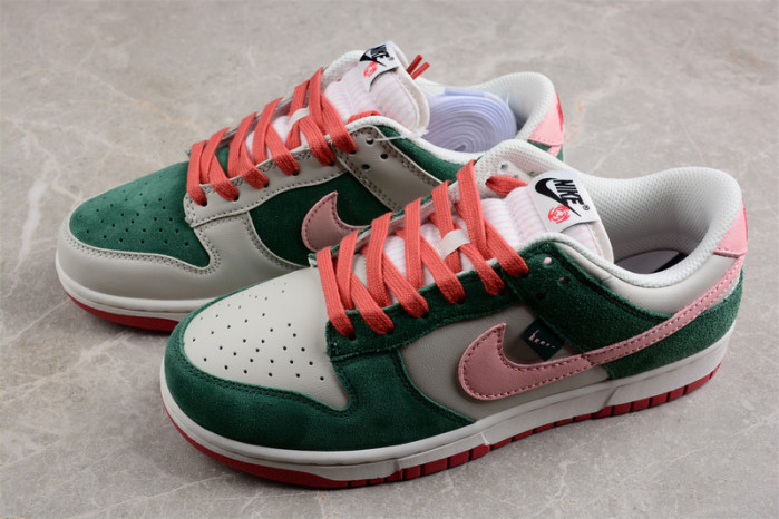 nike dunk low se all petals united fir green fn8923-061