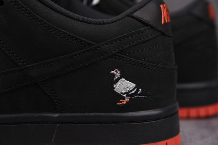 nike sb dunk low black pigeon 883232-008
