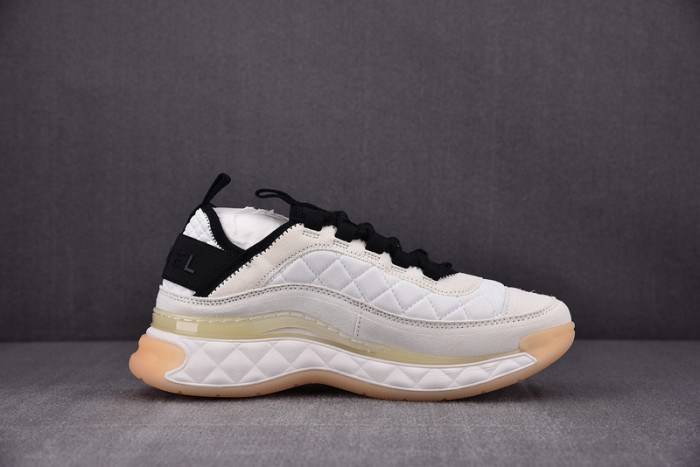 chane* snekaers c000017