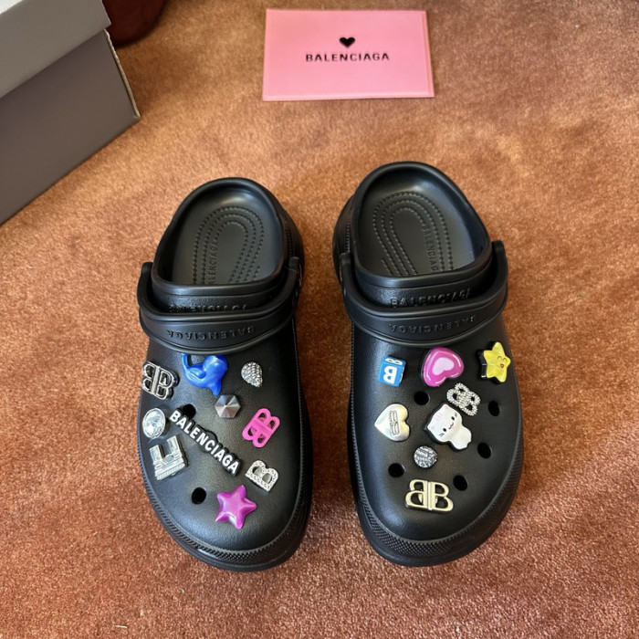 balenciag* Cr*0*s 56