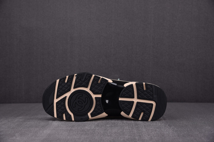 chane* snekaers c000015