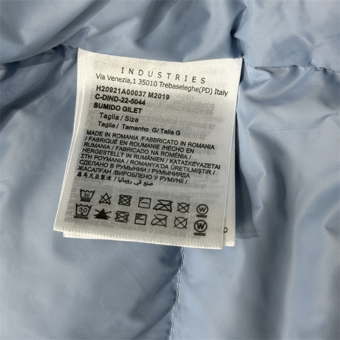 Moncler Down Jacket 69