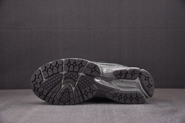 NEW BALANCE 1906R NB000041