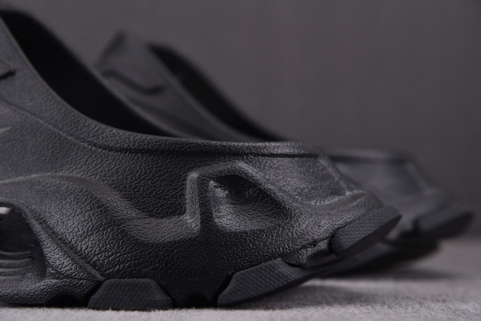 balenciag* sandal 37