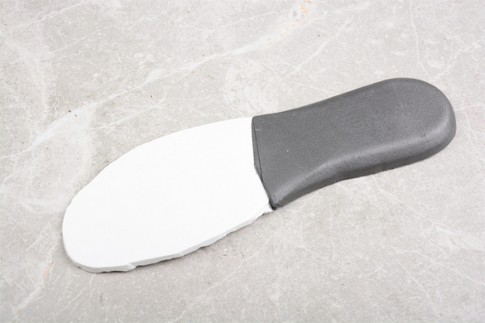 chane* snekaers c000013