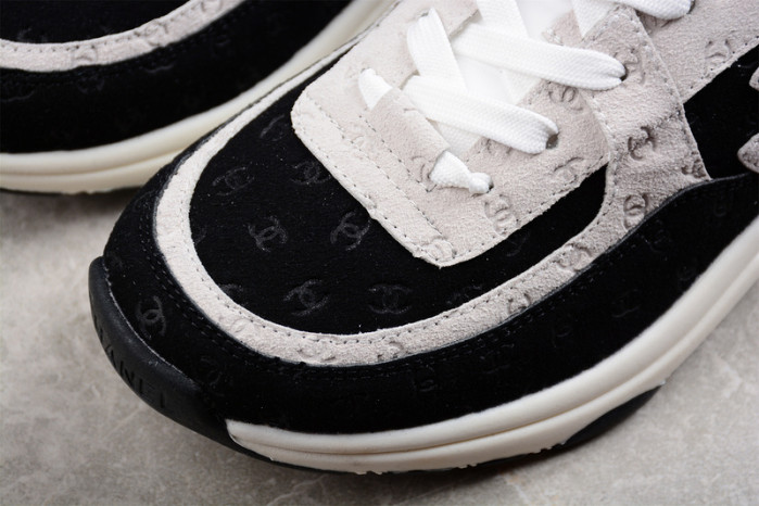 chane* snekaers c000013