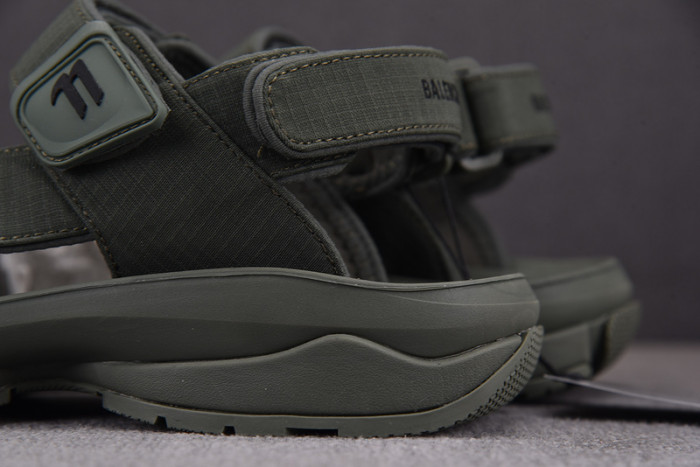 balenciag* sandal 40