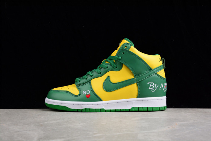 S*p*e x nike sb dunk high by any means dn3741-700
