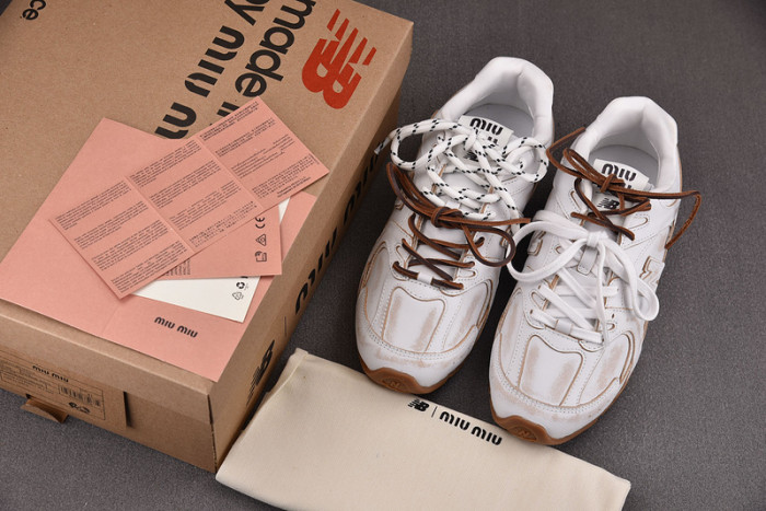 New Balance x MIU MIU NB530 NB000050